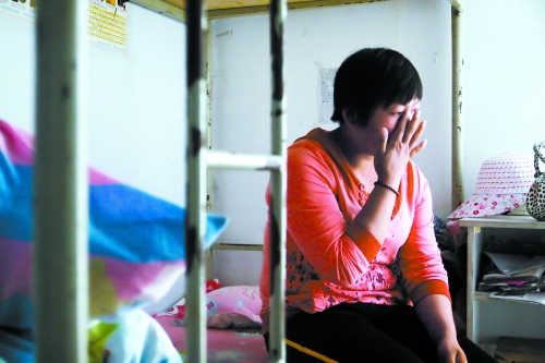 提起兒子的事，她忍不住落淚