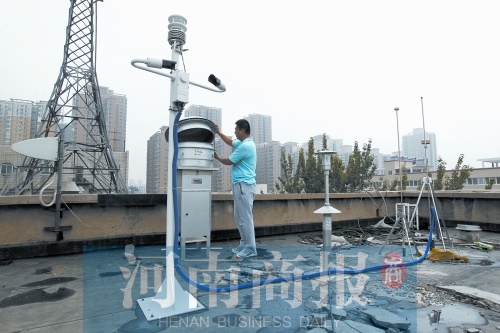 鄭州灰霾監(jiān)測站正在調試，預計9月將正式投入使用 記者 鄧萬里/攝