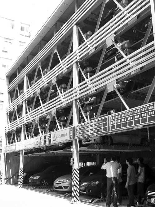 　鄭州新建的28座立體車庫，多數(shù)沒有規(guī)劃許可證