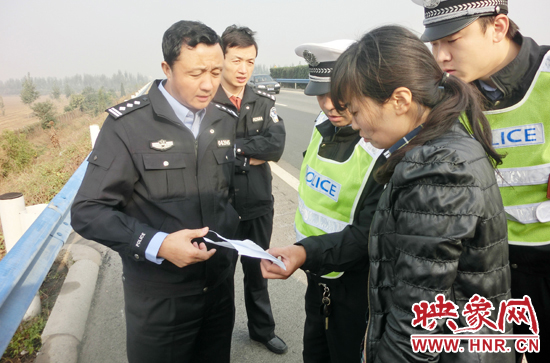 女子開(kāi)著廂貨車(chē)在高速狂奔 竟拉著一噸多爆炸物