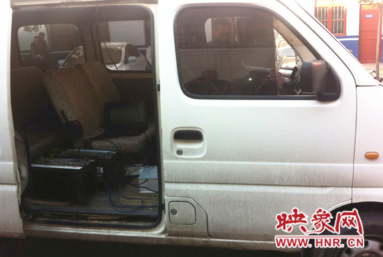 一天面包車(chē)和一臺(tái)電腦一個(gè)主機(jī)便能完成50萬(wàn)條的垃圾短信發(fā)送量