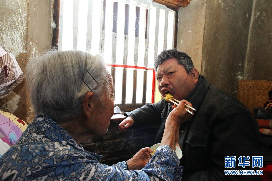 那些年，感動(dòng)過(guò)我們的母親