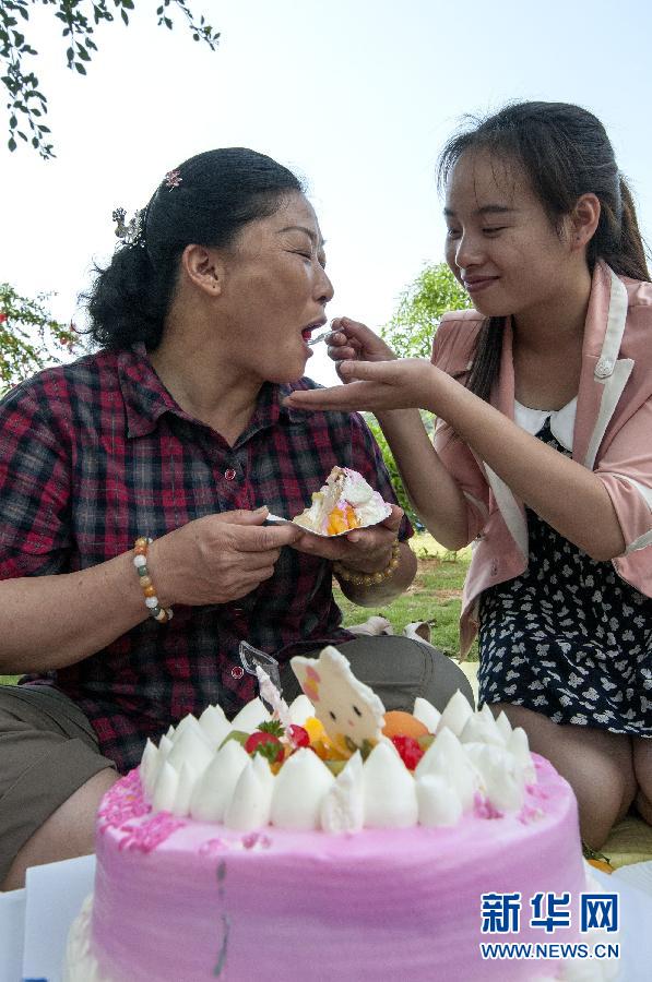 那些年，感動(dòng)過(guò)我們的母親