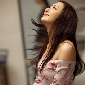 李依曉簡約風格