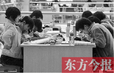 專家認為，內(nèi)地高校對學(xué)生創(chuàng)造性、自主性的培養(yǎng)不及港校