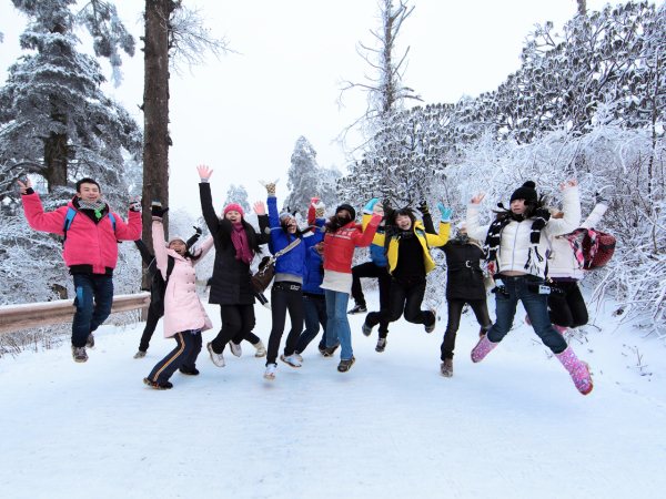 沐浴拜佛峨眉山，吉祥如意大家沾