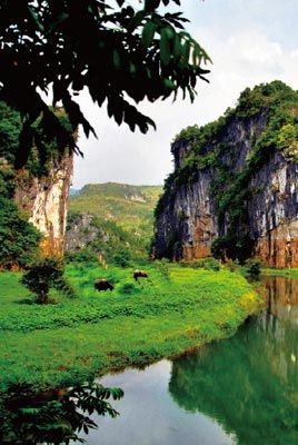 　　中國(guó)人對(duì)園林的喜愛更多是根源于一種隱逸遁世的情懷?！? complete=