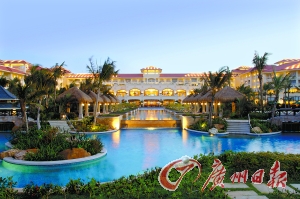 溫泉酒店全景氣派輝煌。