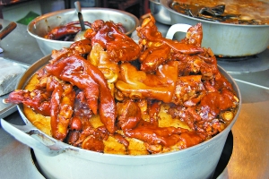 青巖古鎮(zhèn)的豬腳。