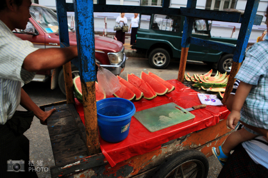 緬甸，繽紛的街邊平民小吃