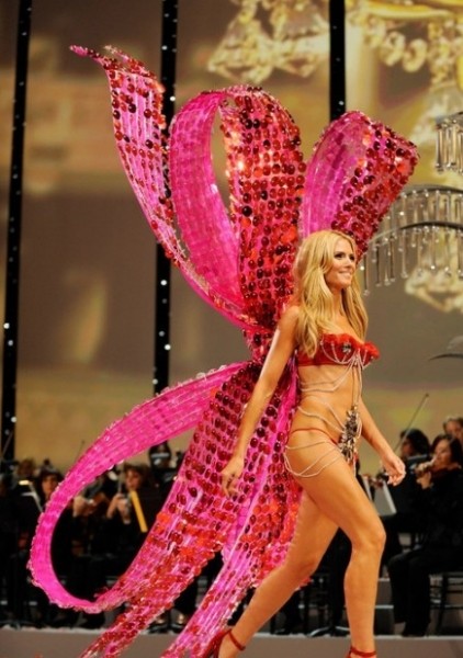 誰(shuí)能有幸約會(huì)天使？維秘超模們的男星后宮團(tuán)