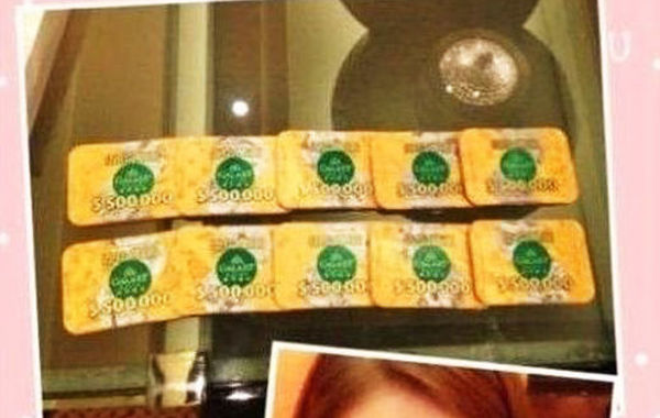 2013年4月，郭美美在網(wǎng)上曬出500萬賭場籌碼并稱“贏了錢回來做善事，捐助孤兒院和敬老院”。