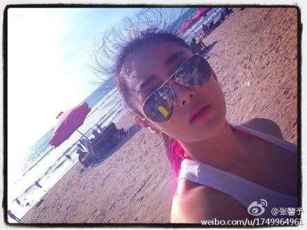 張馨予在印尼輕裝開(kāi)工，但一想到要返回北京，即時(shí)打冷震