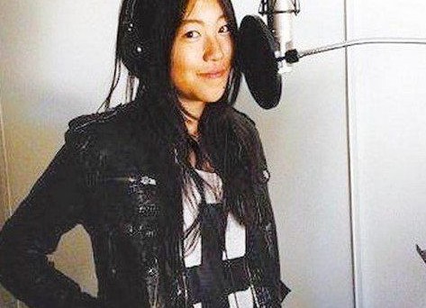 王菲女兒竇靖童的彈唱視頻被網(wǎng)友贊美。（資料圖）