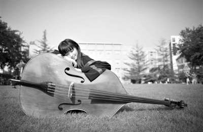 提琴專(zhuān)業(yè)的康康被稱(chēng)為“人大女神”。