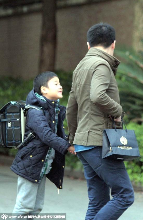 馬景濤助理接大兒子放學