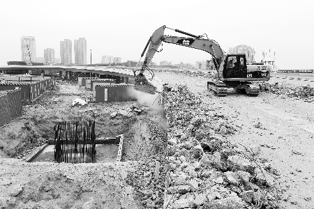 昨日，這座立交橋開始正式拆除