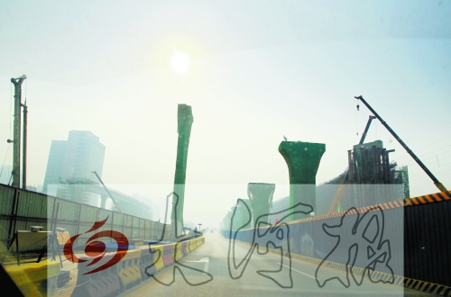 　三環(huán)大“項(xiàng)圈”，西、北兩段預(yù)計(jì)年底通車