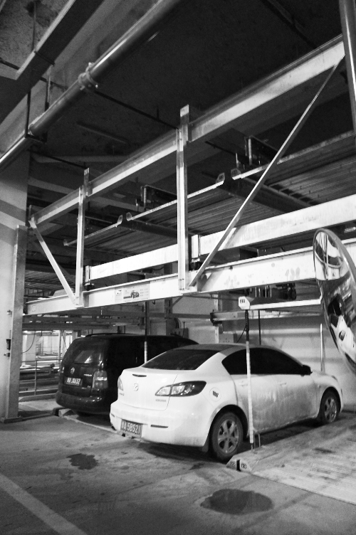 蘇荷立體式公共停車場(chǎng)去年12月開始使用，有384個(gè)車位。