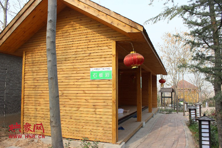 石板浴，躺在上面超級爽