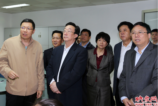5月9日上午11點(diǎn)10分，河南省委書記郭庚茂一行來(lái)到映象網(wǎng)視察。映象網(wǎng)記者 邵恰 段晉哲攝