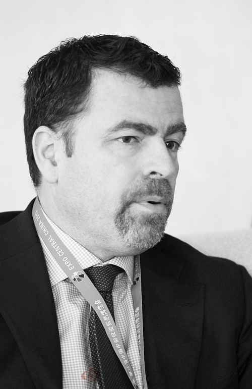 　　狄可為：“現(xiàn)在，雀巢正在改變歷史，中部時(shí)代來臨了！”