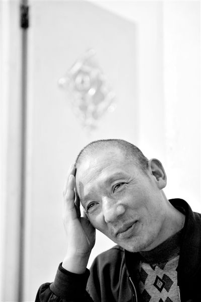 因涉嫌一起奸殺幼女事件，李懷亮被羈押近12年，三次審判，三次因“證據(jù)不足”被撤銷。 本版圖片均為資料圖片