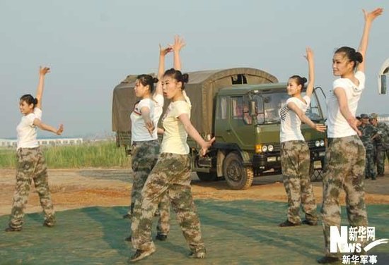 國防大學(xué)教授：文工團被妖魔化 文藝兵有存在必要