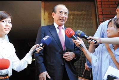 9月11日，王金平前往國(guó)民黨考紀(jì)會(huì)時(shí)回答記者提問(wèn)。