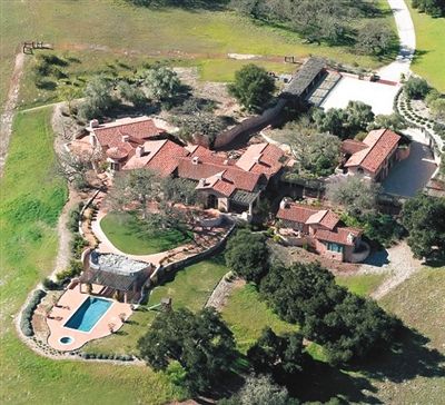 據(jù)稱這就是鄧文迪與布萊爾私會的“默多克牧場”。