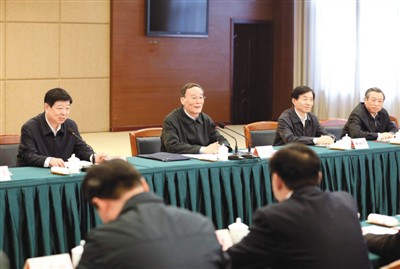 3月25日，王岐山在山東省臨沂市蒙陰縣主持召開蒙陰縣委常委擴(kuò)大會議。