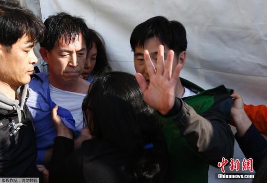 韓國(guó)國(guó)務(wù)總理稱應(yīng)對(duì)沉船事件負(fù)全責(zé) 宣布辭職