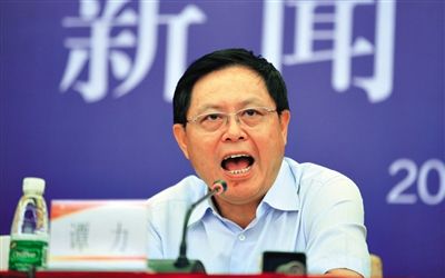 　譚力 男，1955年10月生，漢族，重慶市人，大學(xué)學(xué)歷，有知青經(jīng)歷。2009年3月前，一直在四川工