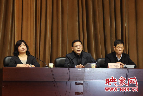 第二組競(jìng)聘團(tuán)隊(duì)，胡士才（中）朱金星（右）趙瑞瑩（左）。