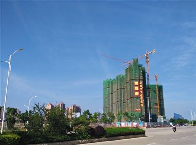 泉州東海片區(qū)海悅府地產(chǎn)項(xiàng)目。該項(xiàng)目開(kāi)發(fā)公司董事蔡俊偉于春節(jié)前被帶走調(diào)查。