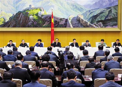 5月12日，國(guó)務(wù)院召開(kāi)推進(jìn)簡(jiǎn)政放權(quán)放管結(jié)合職能轉(zhuǎn)變工作電視電話會(huì)議，李克強(qiáng)總理發(fā)表講話。新華社記者