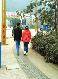 小李與小王在古藺縣城準(zhǔn)備見王家的家人網(wǎng)友供圖