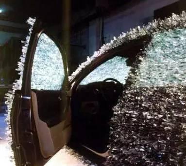 驚！車(chē)主用玻璃渣改裝瑪莎拉蒂