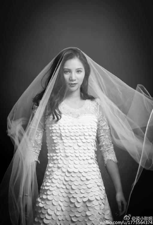 何姿秀黑白婚紗寫真 長發(fā)飄飄美麗動人 何姿秀黑白婚紗寫真 長發(fā)飄飄美麗動人