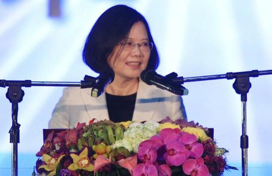 蔡英文向教師溫情喊話教師嗆：太晚了！（圖片來源：臺灣《聯(lián)合報》）