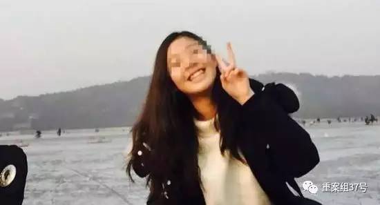 17歲高中男生教室里掐死女同學，被訴故意殺人和強奸