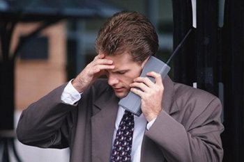 男子腦瘤手機(jī)所致 每個(gè)工作日要使用3到4個(gè)小時(shí)(組圖)