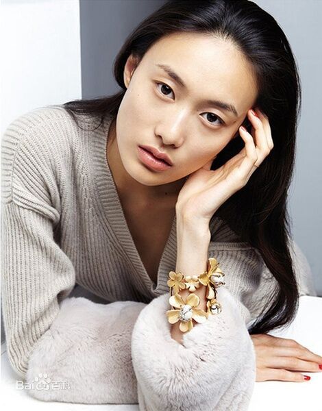 陳冠希女兒首曝光 陳冠希女友是誰？秦舒培個人資料照片家庭背景