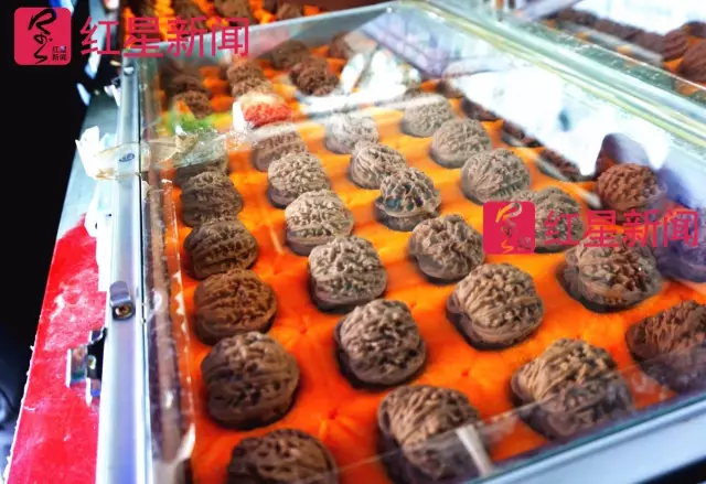 文玩核桃遇冷由幾萬一對(duì)降到5元沒人要？商戶否認(rèn)