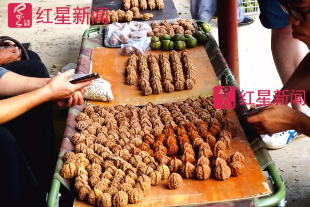 文玩核桃遇冷由幾萬一對(duì)降到5元沒人要？商戶否認(rèn)