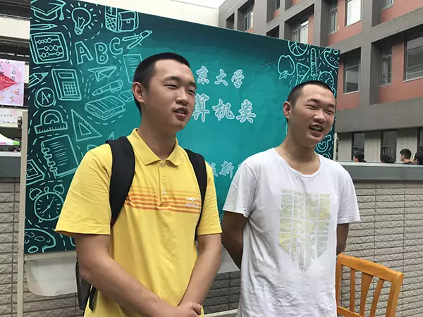 雙胞胎兄弟陳于勤、陳于思。