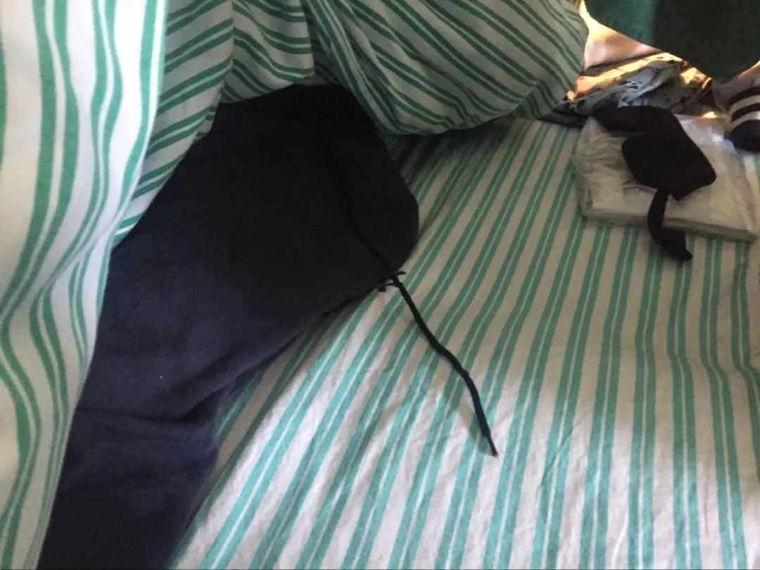 嚇哭！6歲男孩被夾斷手指 罪魁禍首竟是校服