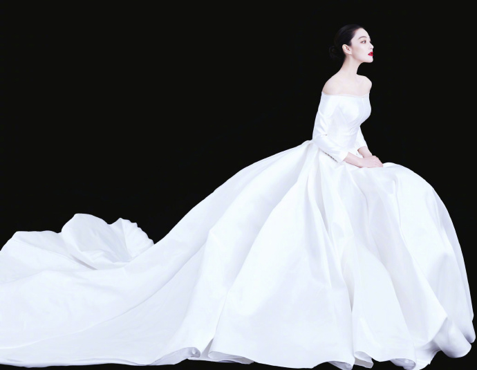 張馨予的婚紗成了淘寶爆款，知道價格后讓人大跌眼鏡！