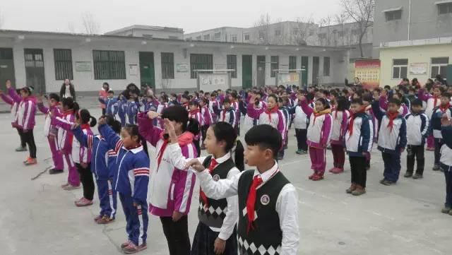 關(guān)愛留守兒童送溫暖，帶去我們冬日的關(guān)愛