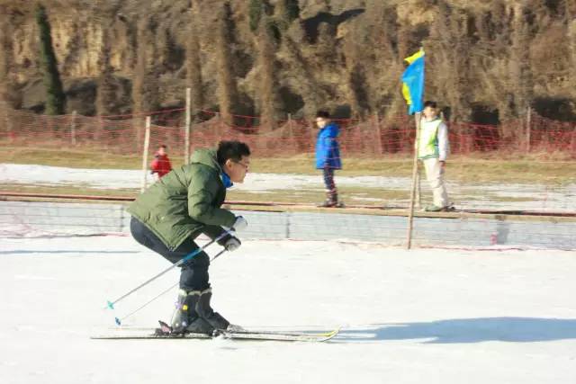 這幾個帥氣的姿勢，真的像專業(yè)級選手了呢